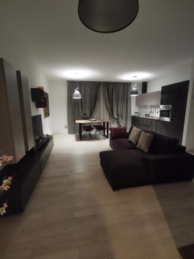Appartamento La Casa Di Greta Monza Esterno foto